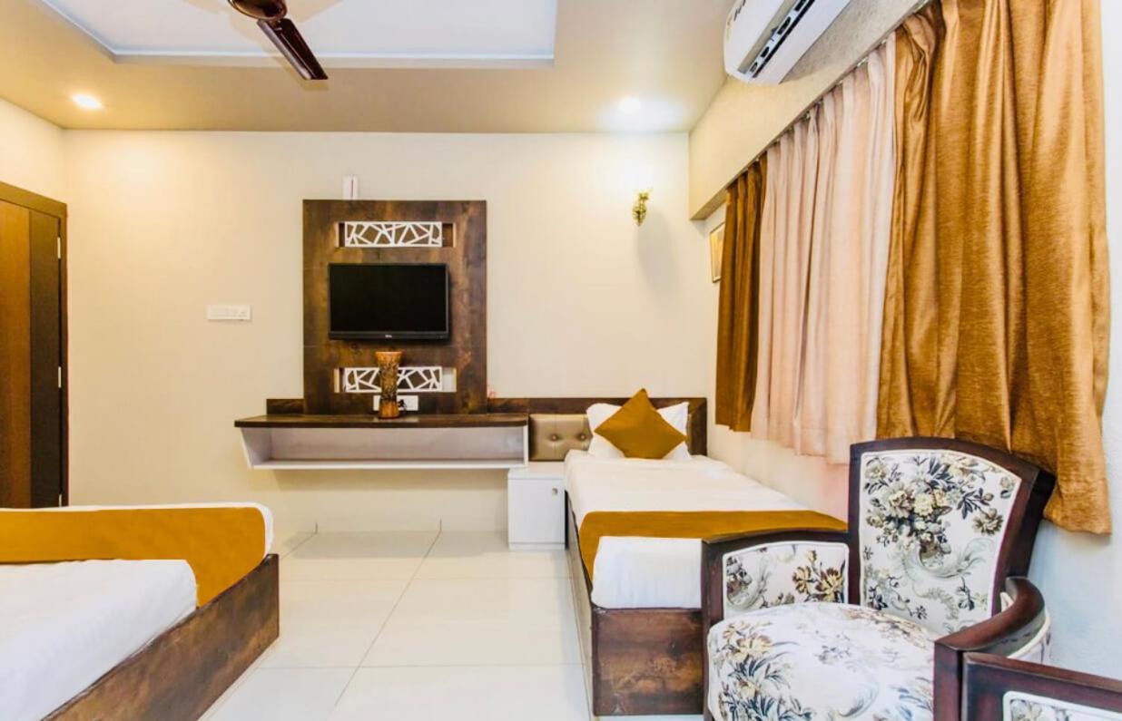 Hotel Signature Planet Indore Exterior foto