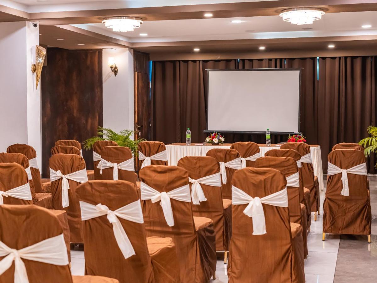 Hotel Signature Planet Indore Exterior foto