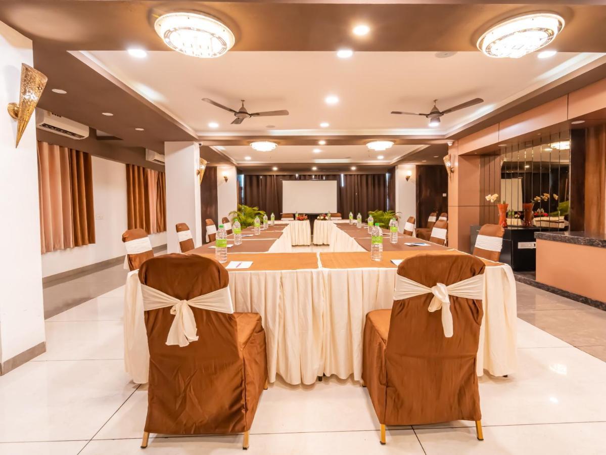 Hotel Signature Planet Indore Exterior foto