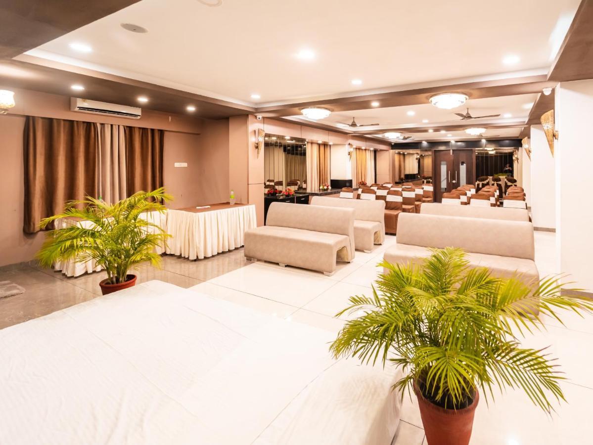 Hotel Signature Planet Indore Exterior foto