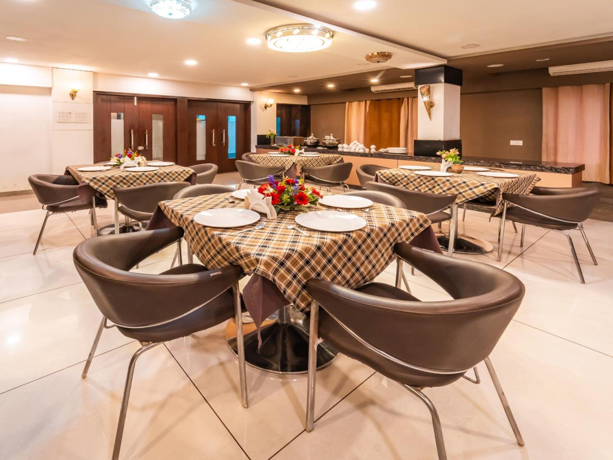 Hotel Signature Planet Indore Exterior foto